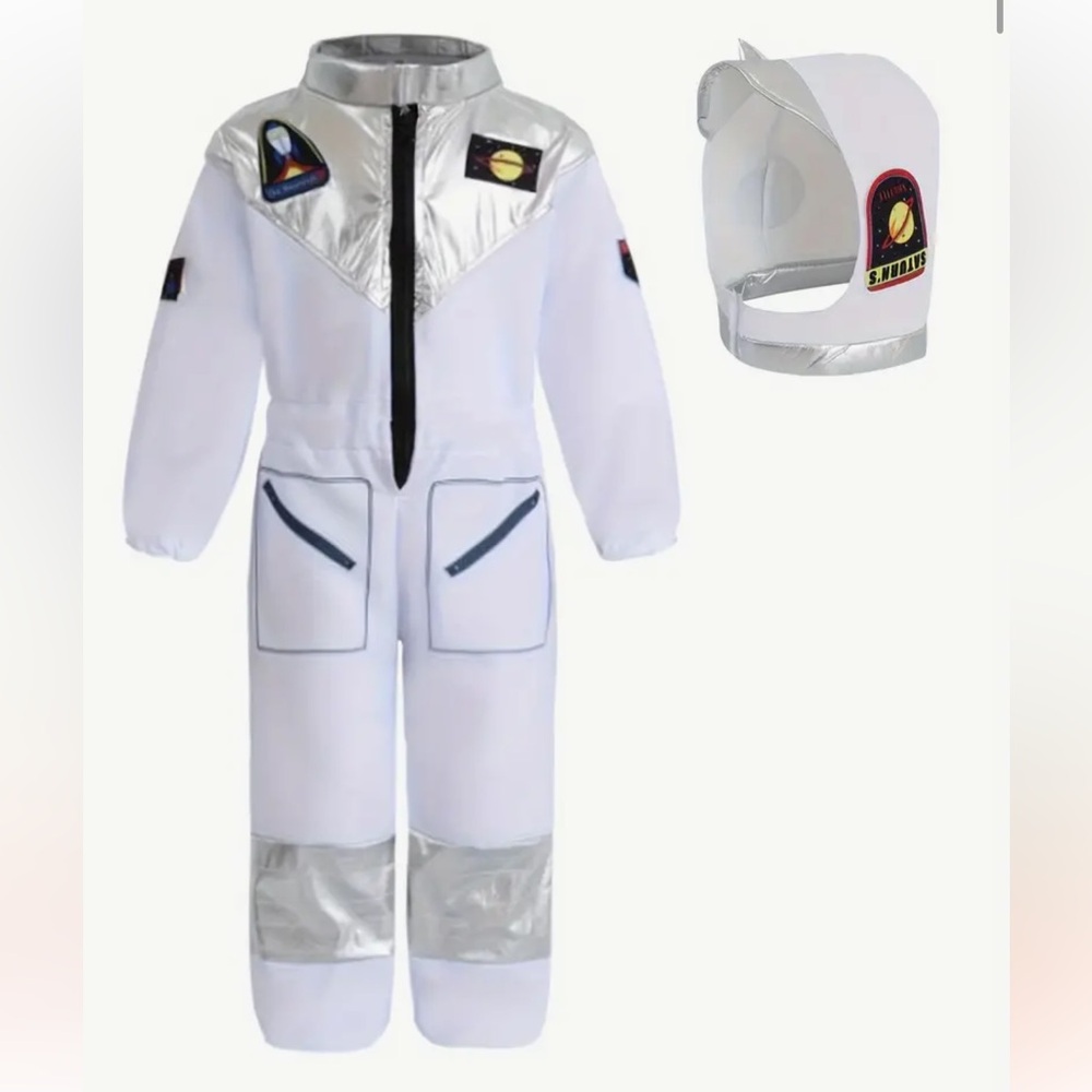NWT Spirit Halloween Astronaut Costume Including Hat